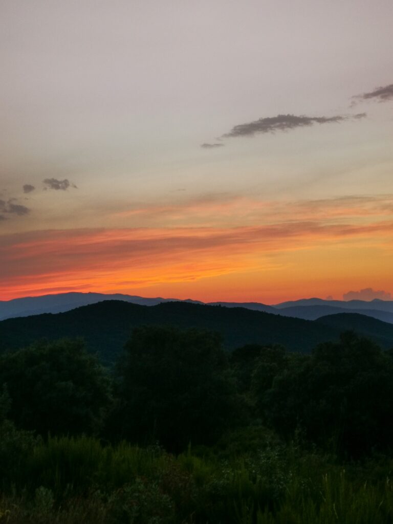 coucher de soleil sur le mont canigou